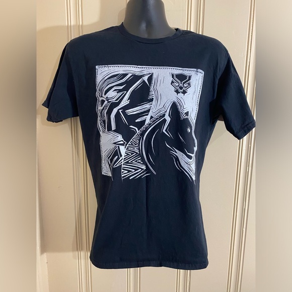 Marvel Blank Panther Graphic T-Shirt Size Large - Picture 1 of 4